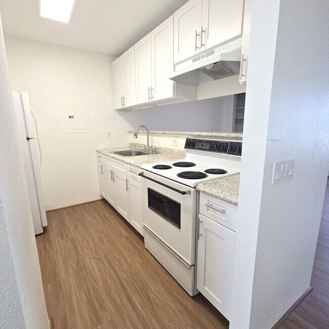 Photo - Renovated 2 Bedroom / 1 Bath in Kaneohe Casa Adosada