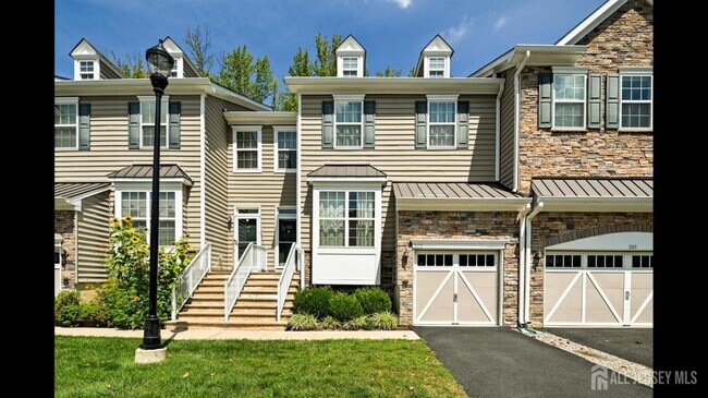 Photo - 202 Downey Ln