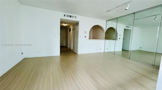 Photo - 1408 Brickell Bay Dr Unidad 916