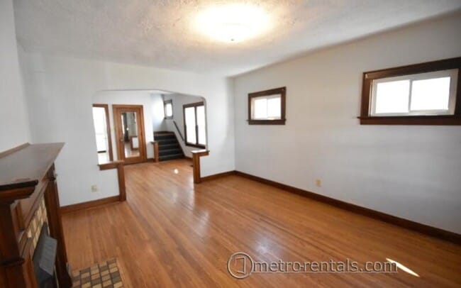 87-89 W California Avenue - 87-89 W California Avenue Unit 89 West California Avenue