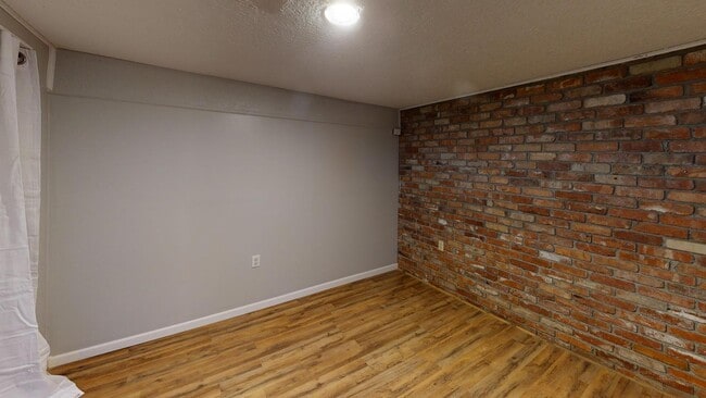 Photo - 407 SW Stratford Rd