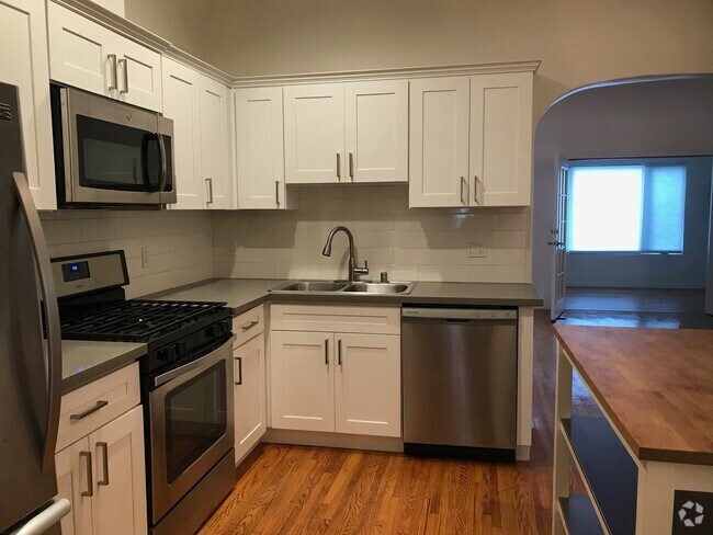 Building Photo - 1449 S Canfield Ave Unit 1453 Rental