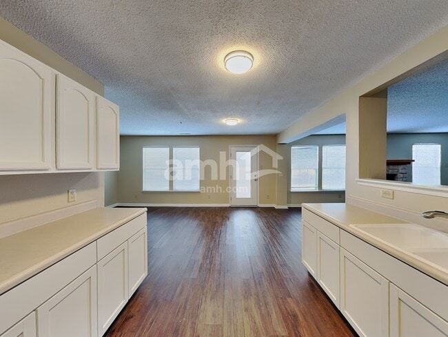 Photo - 10798 Cyrus Dr