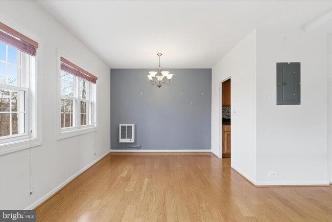 Building Photo - 3260 Gunston Rd