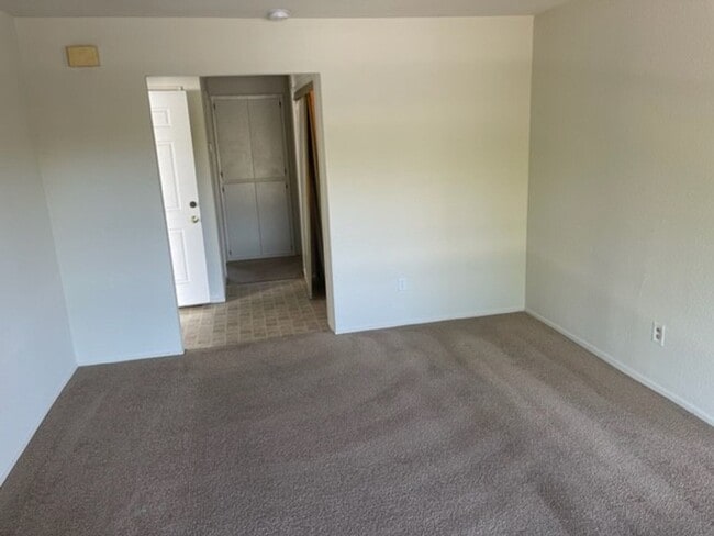 Photo - Spacious Orangevale condo that is clean, quite, and private.