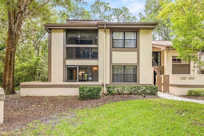 Photo - 125 Woodlake Wynde