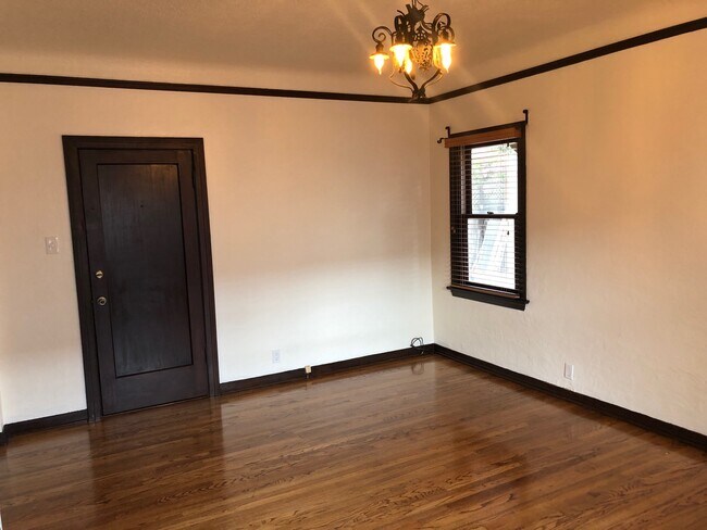 Photo - 768 Orizaba Ave