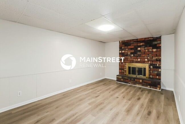 3 Bedroom Pet-Friendly Home in KANSAS CITY, MO with Main Street Renewal