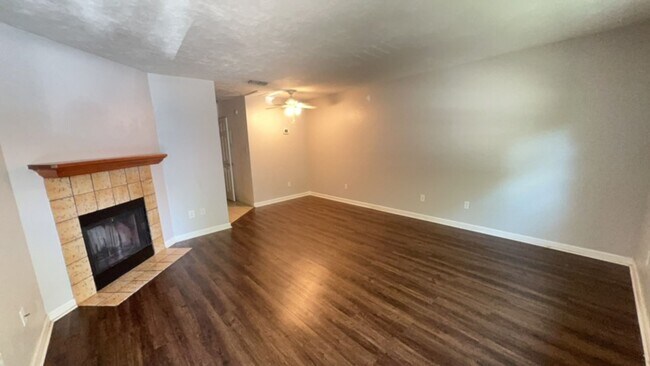 Photo - Spacious 1 BR 1 BA Available in July!