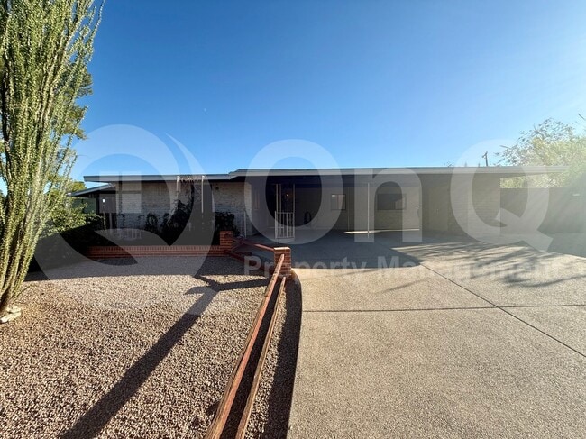 Photo - 6950 E Hawthorne St