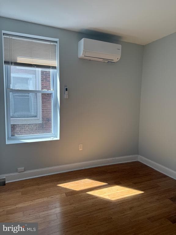 Photo - 1732 Mt Vernon St