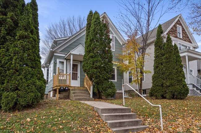 Photo - 3217 N Newhall St Unidad Lower