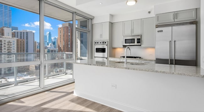 Photo - 912 N State St