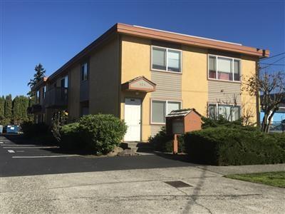 Photo - 926 N 95th St