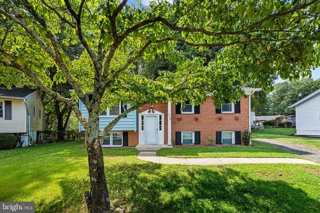 908 Country Terrace
