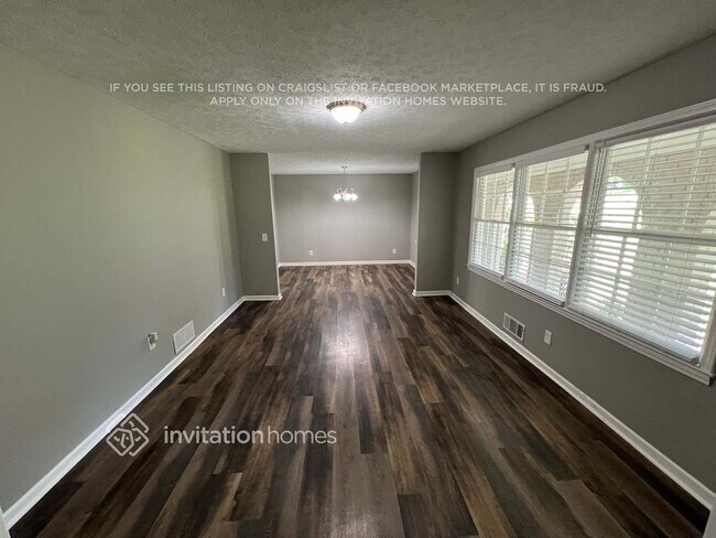 Photo - 2907 Barcelona Way