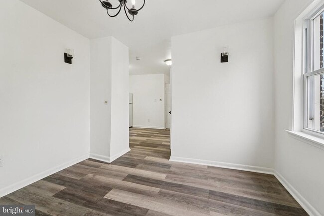 Photo - 800 Stoll St