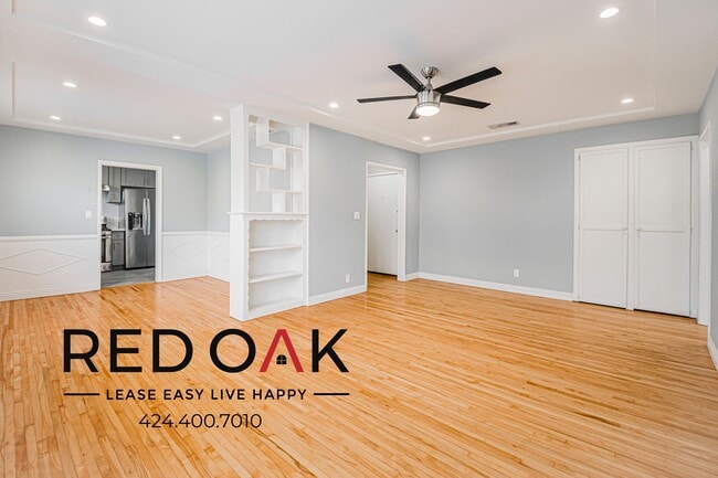 Building Photo - 1323 N Harper Ave Unit 5