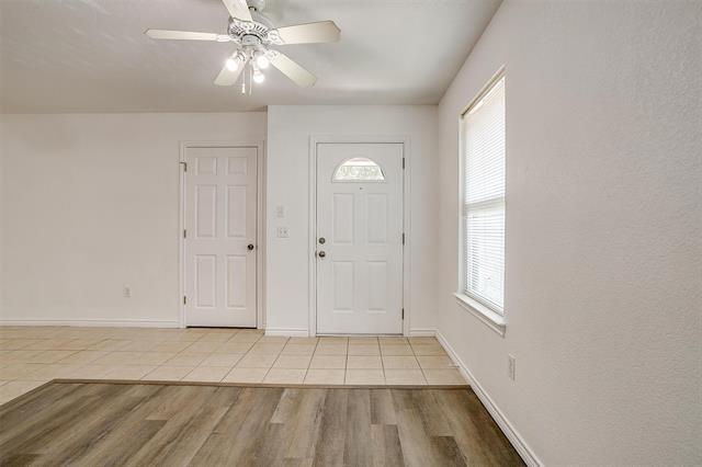 Photo - 208 N Val Verde