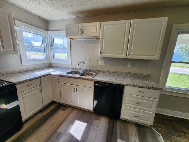 Photo - 2615 E Division St