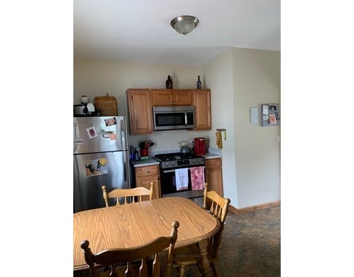 Building Photo - 157 Pearl St Unit 2