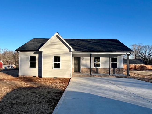 Photo - 1930 29th St NE