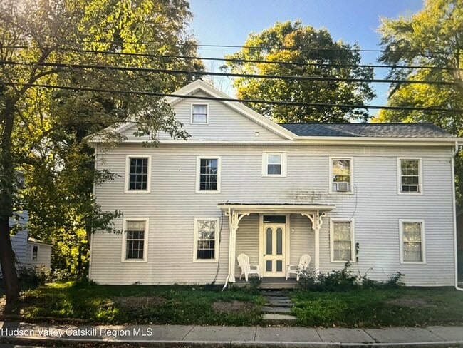 Building Photo - 56 Kinderhook St