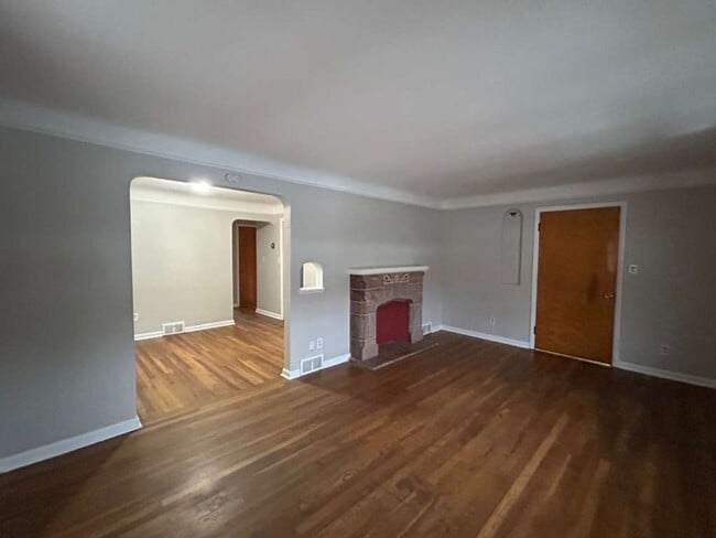 Photo - 19181 Lakeshore Blvd Unit 1