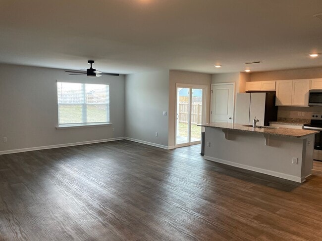 Photo - 3 Bedroom 2 Bath Home in Eagle Creek, Bolivia, NC