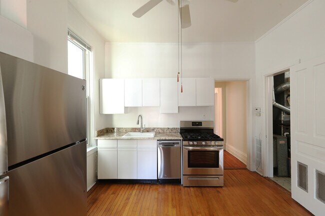 Photo - 833 N Winchester Ave