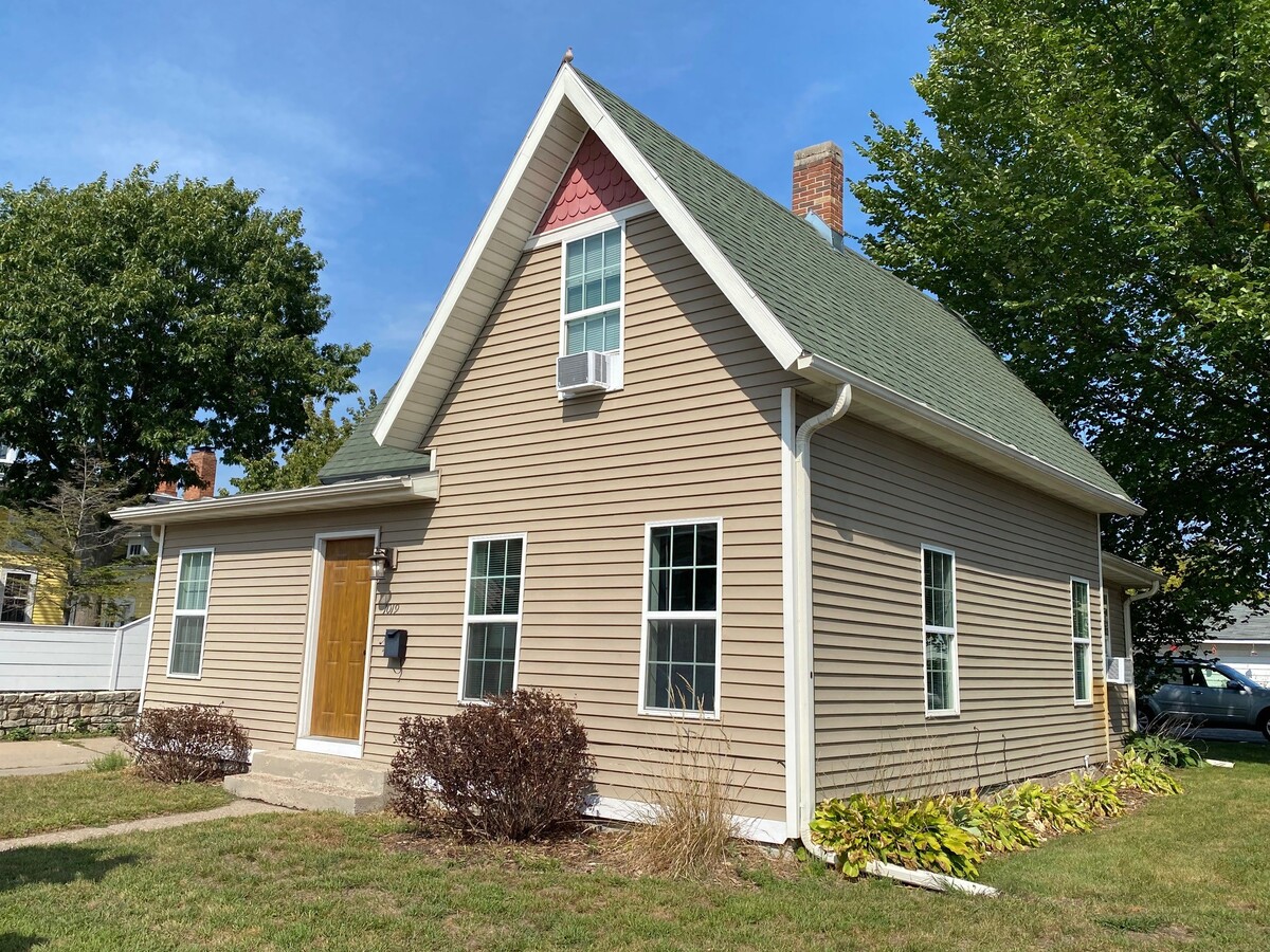 Photo - 1019 Cass St