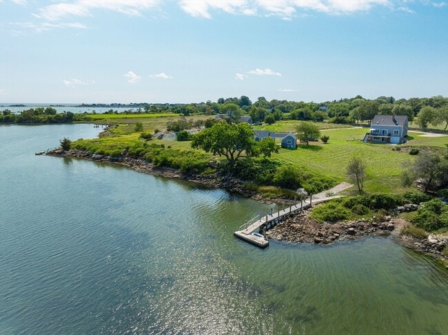 Photo - 594 River Rd