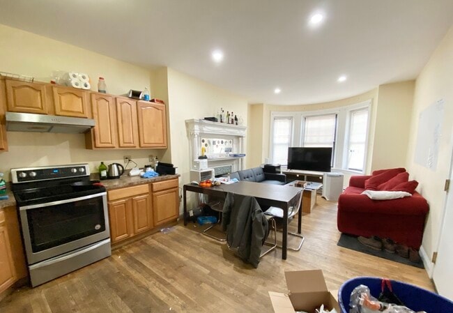 Photo - 407 Newbury St Unidad 1B