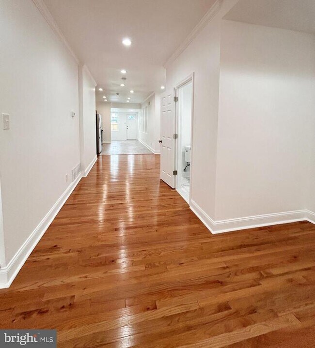 Photo - 1241 Orthodox St