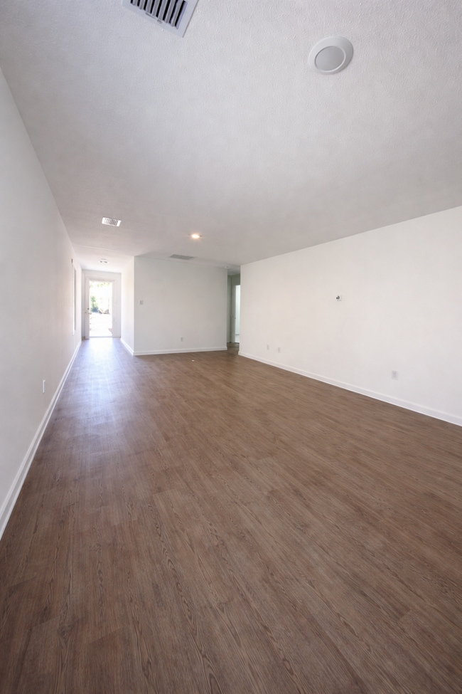 Vestíbulo - 3013 Campeiro Ave