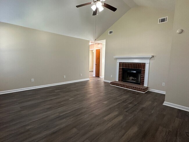 Photo - Woodlake - Richmond