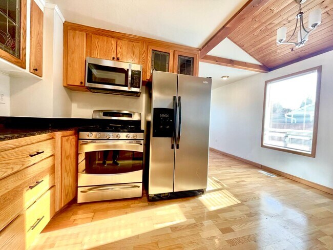 Photo - 8408 33rd St W