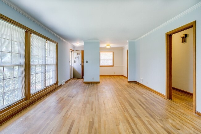 Photo - 3 bedroom, 2 bath Ranch -AVAILABLE AUGUST