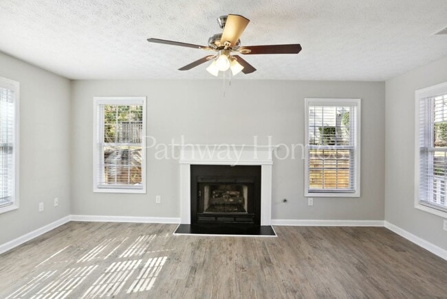 Photo - 62 Nellie Brook Dr SW