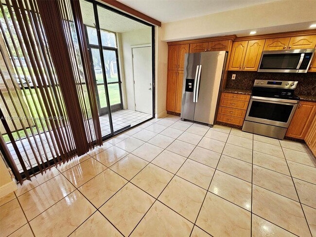 Photo - 8075 SW 107th Ave Unidad 107