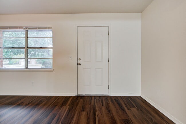 Photo - 1333 E Brooks St