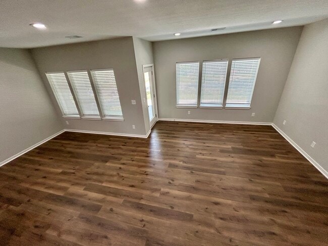 Photo - 33065 W 82nd St