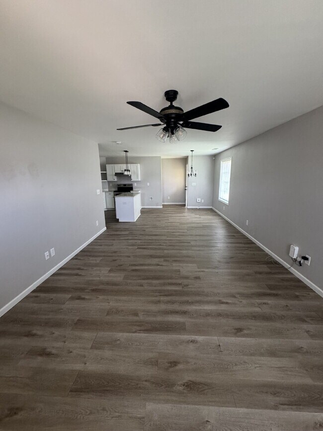 Photo - 85 Smith Glen Dr