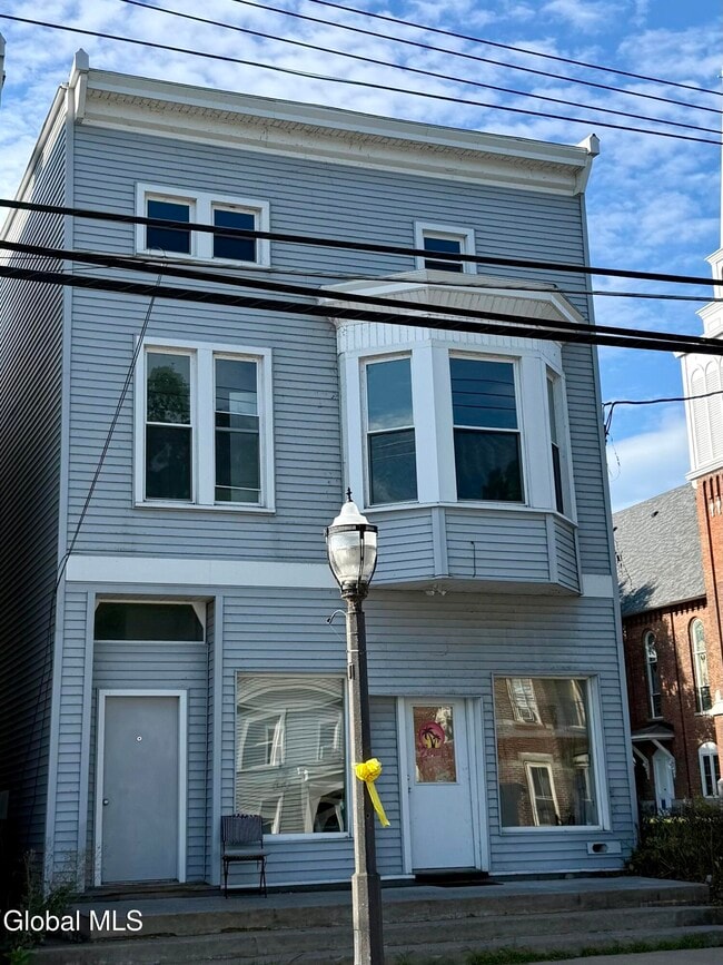 Building Photo - 741 Hudson Ave Unit 3
