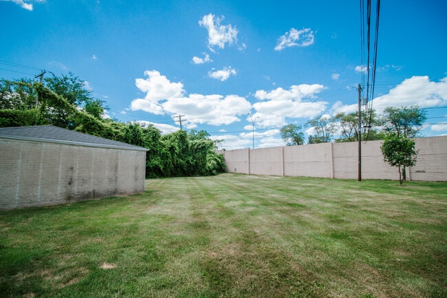 Photo - 3048 Carskaddon Ave Unit 3