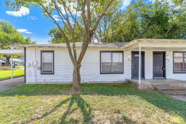Photo - Cozy 2 Bedroom 1 Bath Duplex in Cleburne T...