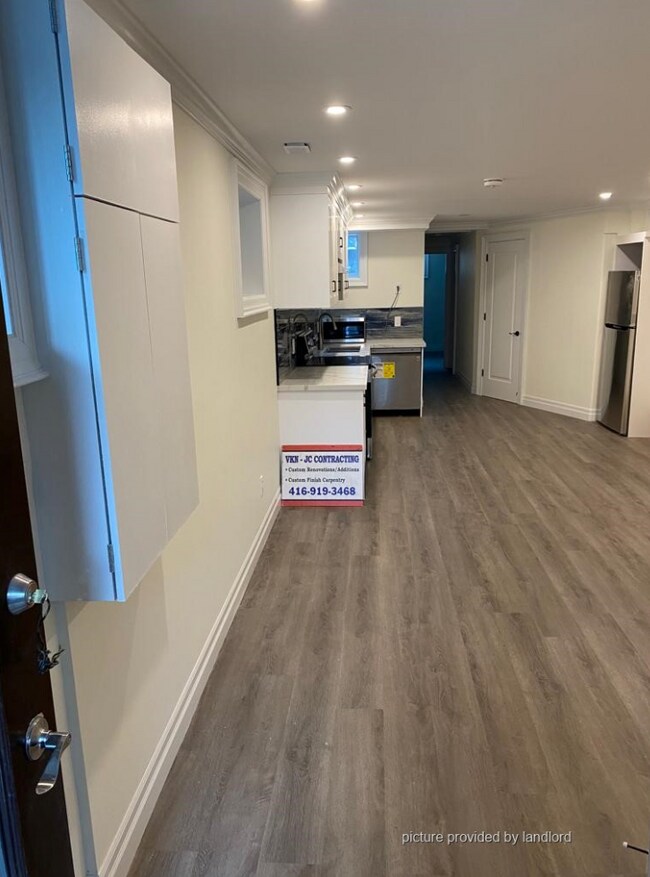 Photo - Brand New Basement in Little Italy Unité 1