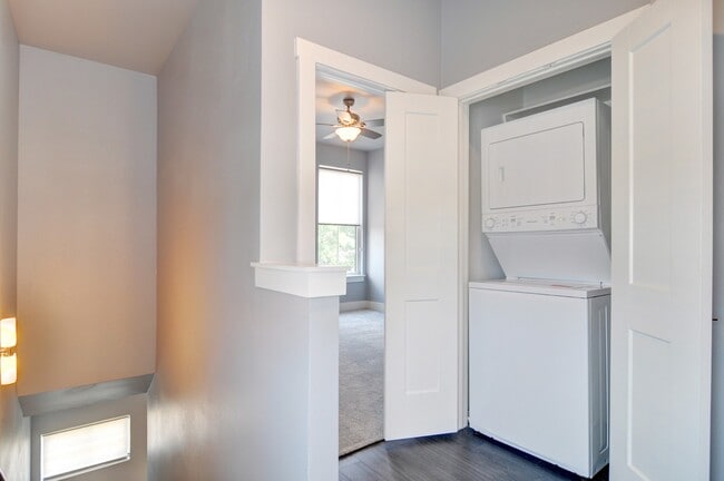 Photo - 2822 Forest Park Blvd Unidad 2026