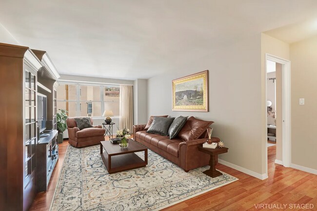 Photo - 126 E 35th St