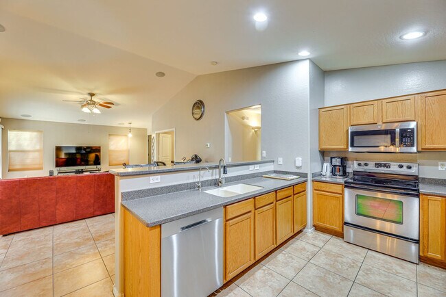 Photo - 1884 W CALIBERA Ct Unidad SI ID1546494P